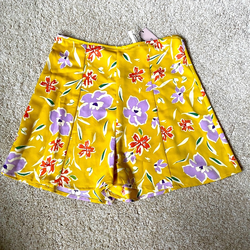 Bcbg Generation Yellow Floral Silky Short